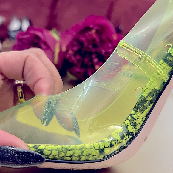 Jessica Simpson Neon Green Python Pixera Pumps - Picture 14 of 16